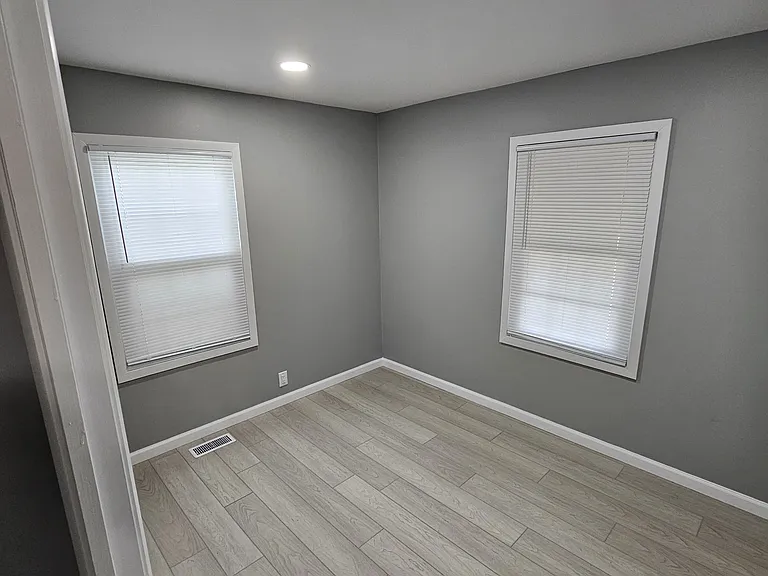 102 Martin Dr — Photo 8