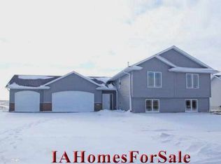 624 Deer Ridge Dr, Atkins, IA 52206
