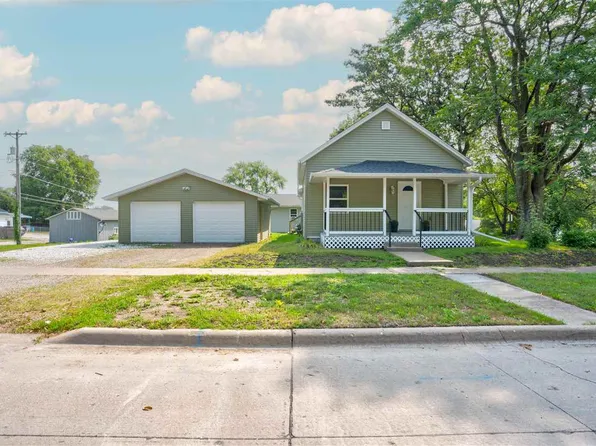 420 S Avenue C, Washington, IA 52353
