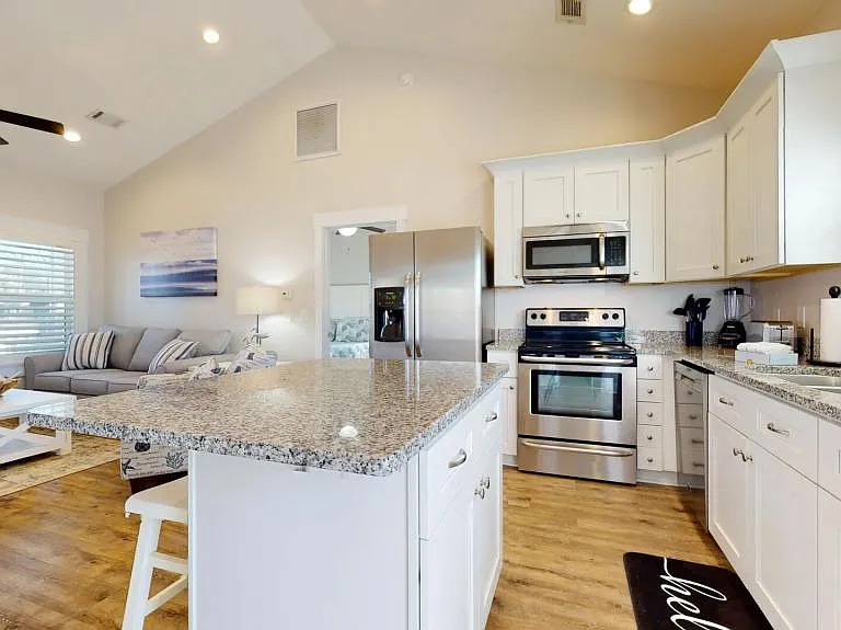 325 Governor Dr — Photo 21