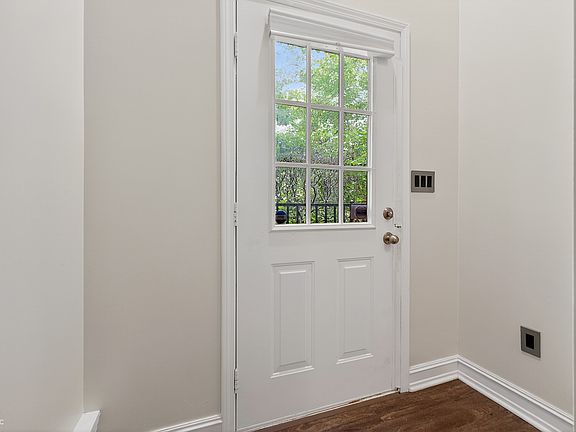 3rd image of 1037 Reserve Way