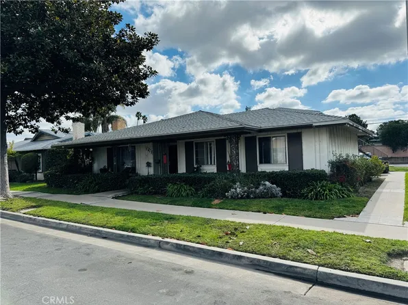 7612 Amazon Dr APT 2, Huntington Beach, CA 92647