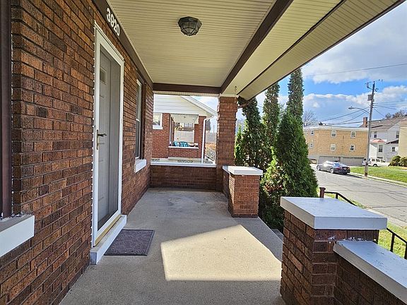 4th image of 3920 Glenmore Ave