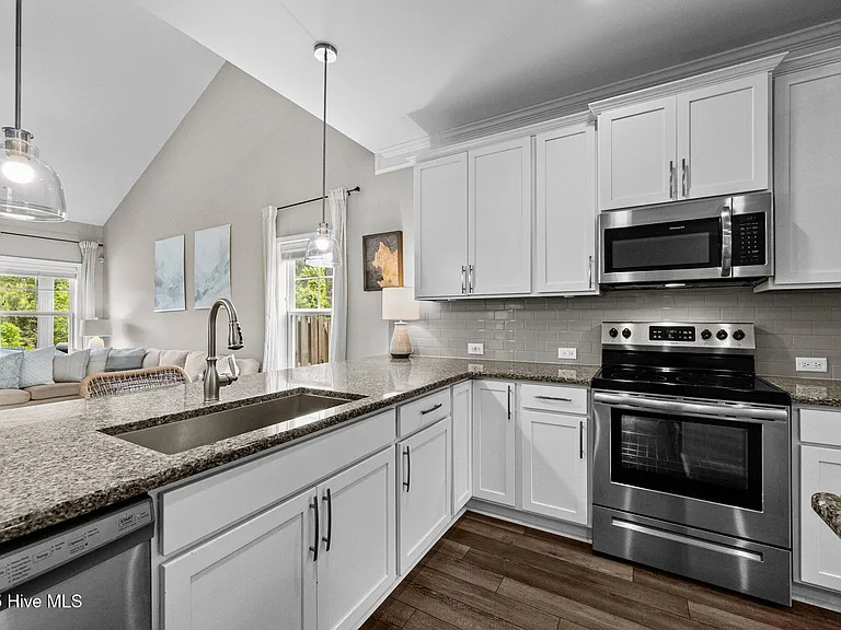 303 Red Cedar Dr — Photo 11