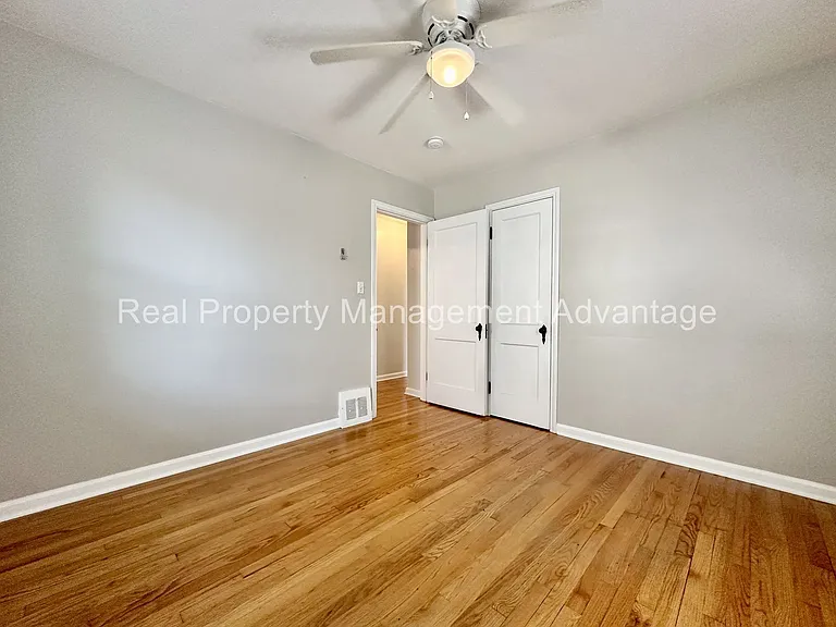 1596 Albany St — Photo 11