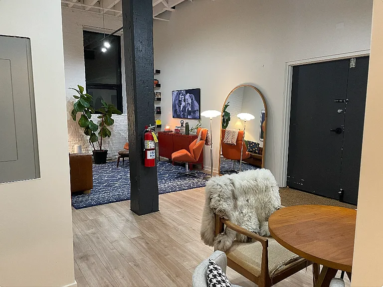 1147 W Ohio St — Photo 27