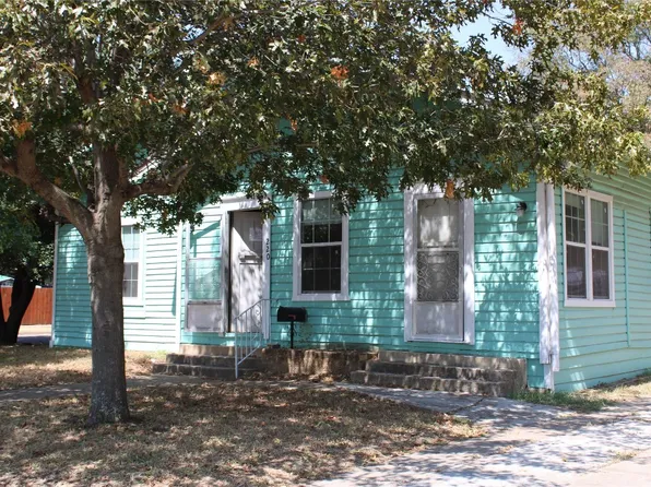220 W Wardville St, Cleburne, TX 76033