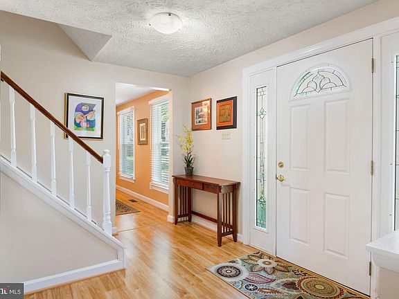 5th image of 4415 Santa Clara Ct