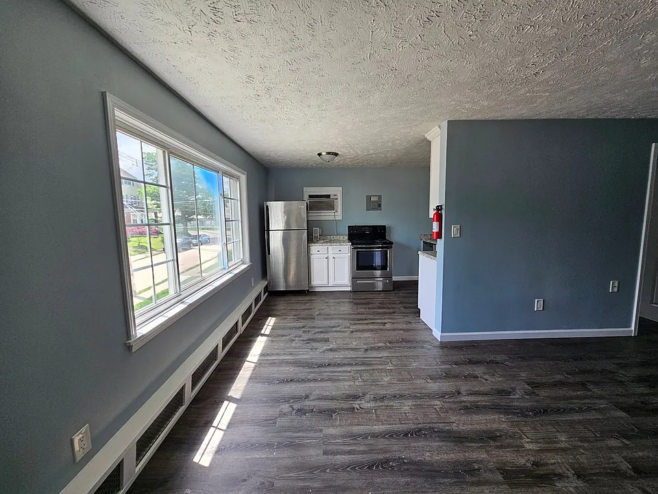 640 Highland Pl #2