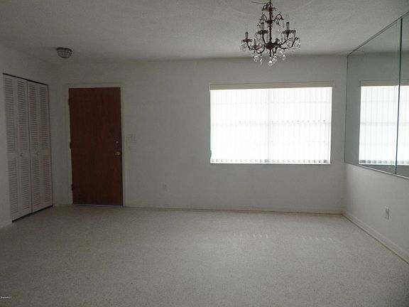 4th image of 958 Brett Cir