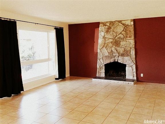 5th image of 9109 Vancouver Dr