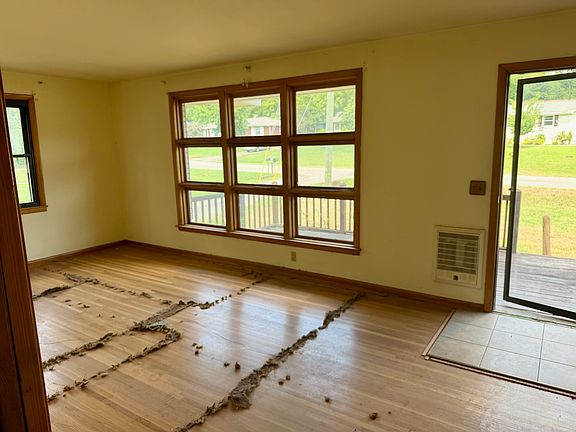 3rd image of 240 Jacksonian Dr
