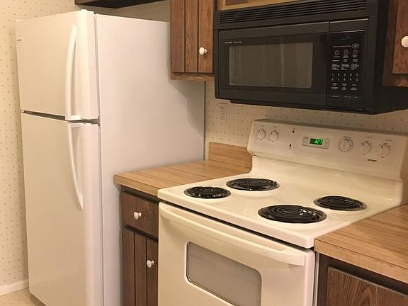 2nd image of 6803 Cottage Grove Ln APT A
