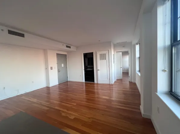 123 Parkside Avenue image 4 of 26