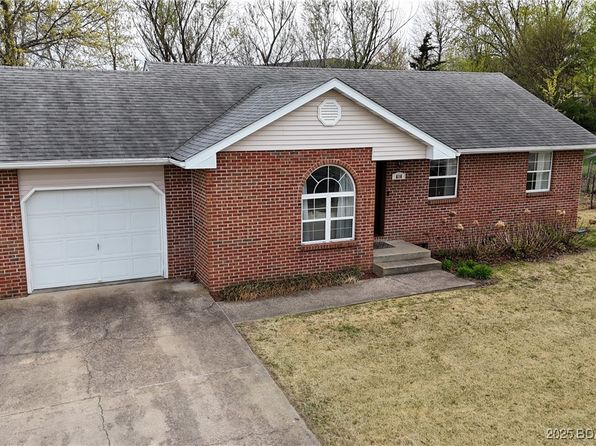 616 E Haynes St, Eldon, MO 65026