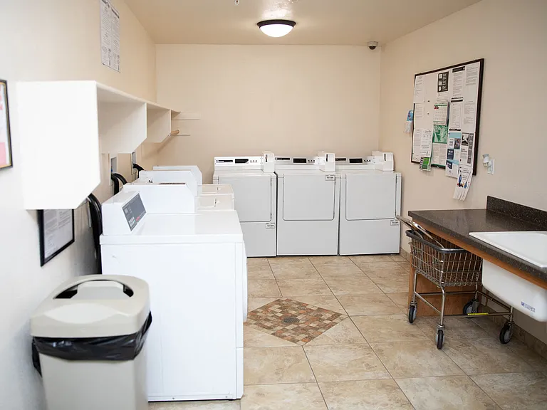 Heritage Glen Apartments — Photo 9