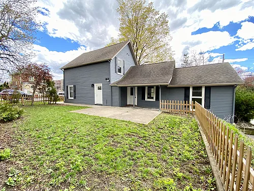 41 Arnold Cres Photo 1