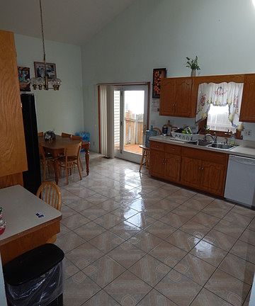 5th image of 187 Ingalton Ave