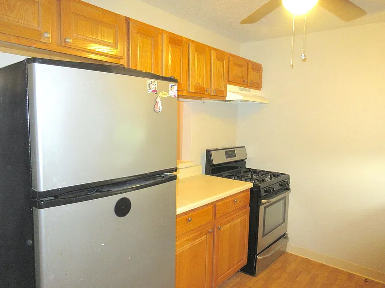 1230 Shadowdale Dr #12 — Photo 8
