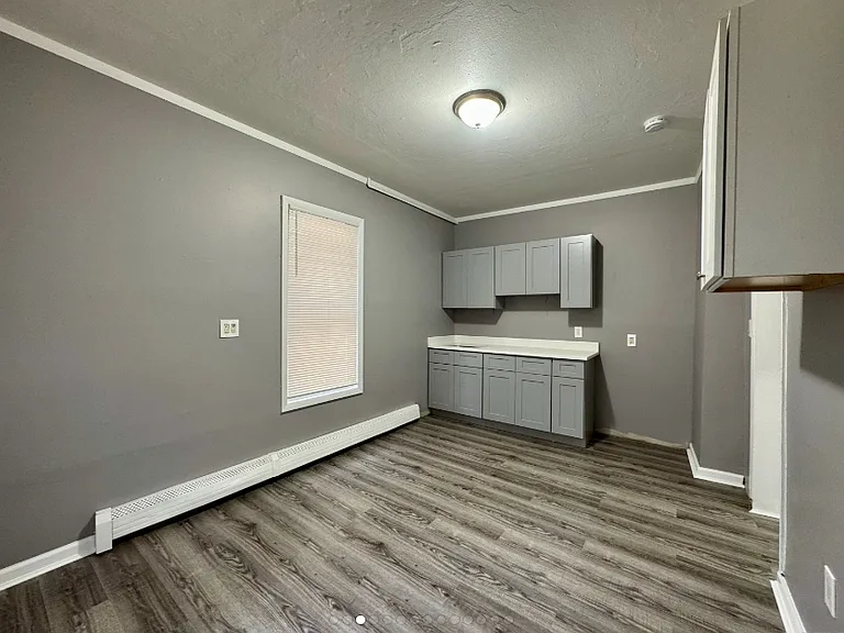 1100 E Main St — Photo 2