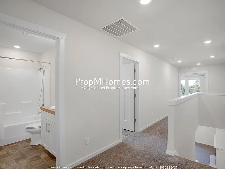 10709 SW 72nd Ave — Photo 10
