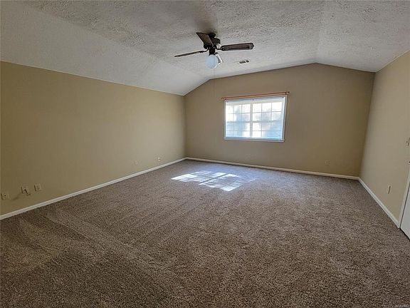 4th image of 1135 Lombard Dr