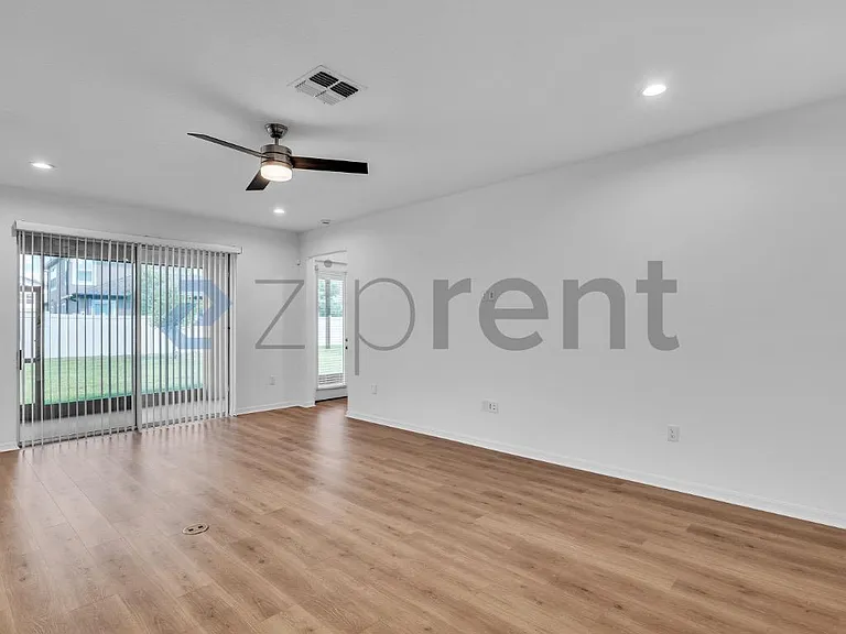 11127 Sundrift Dr — Photo 6