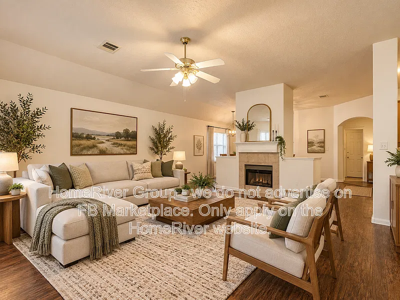 4 bed, 2.0 bath, 2427 sqft, $2,650 — Photo 3