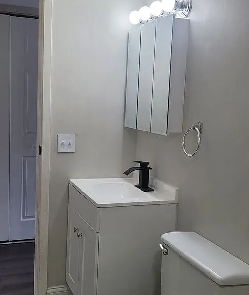 3230 N Talbot Ave — Photo 11