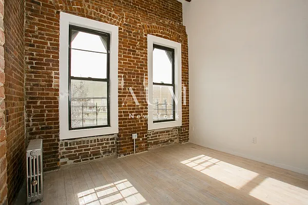 Rented by Zone Corp | media 29