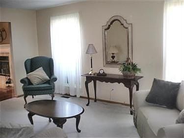 5th image of 1354 Gill Ct