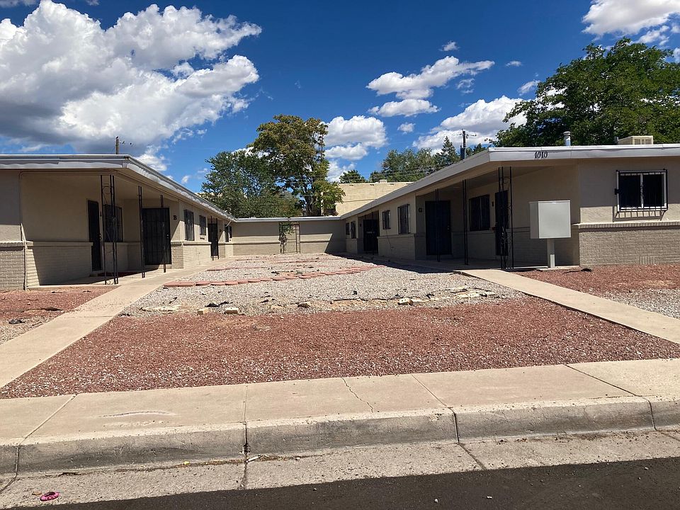 1st image of 1010 S Palomas Dr SE