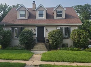 222 8th St, Downers Grove, IL 60515