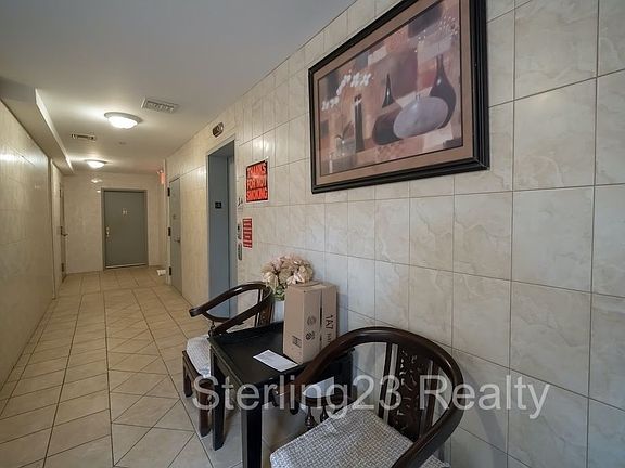 5th image of 2716 12th St #2D