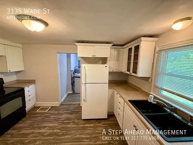 3135 Wade St — Photo 9