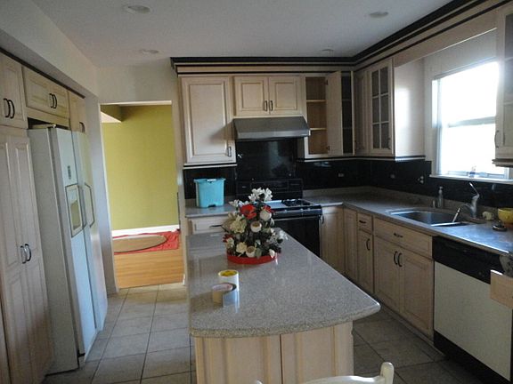 4th image of 256 Bingham Ct