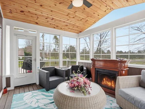 1707 Sapphire Way, Sun Prairie, WI 53590