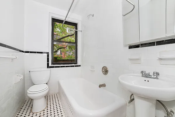 Rented by MNS | media 10