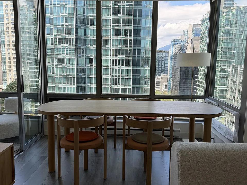 1200 Georgia St W #1402