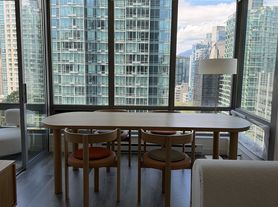 1200 Georgia St W
