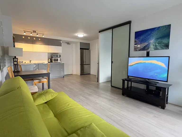 445 Kaiolu St #809 — Photo 4