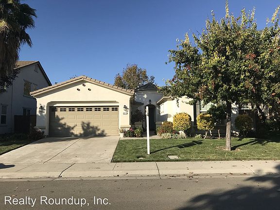 2nd image of 6017 Silver Oak Cir