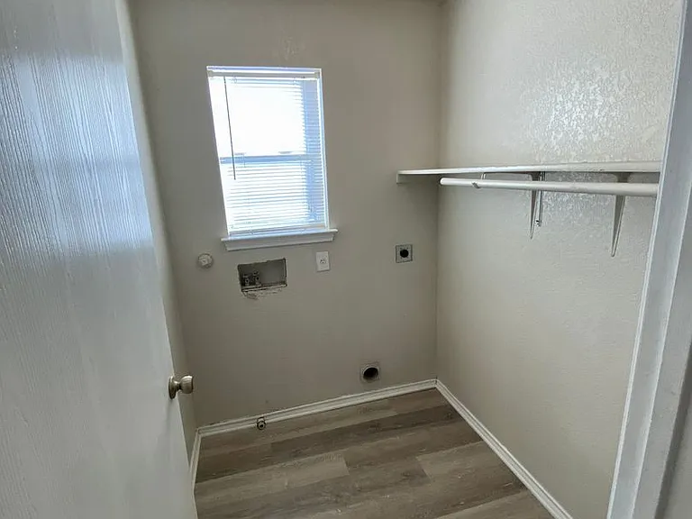 415 Allendale Oak — Photo 8