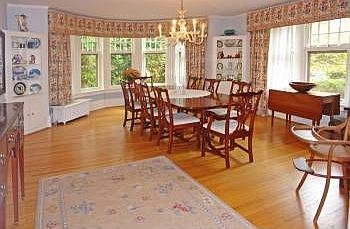 2nd image of 281 Kercheval Ave