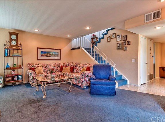 3rd image of 151 Oak Forest Cir