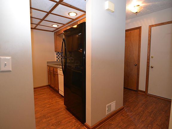 3rd image of 3149 Parkview Cir