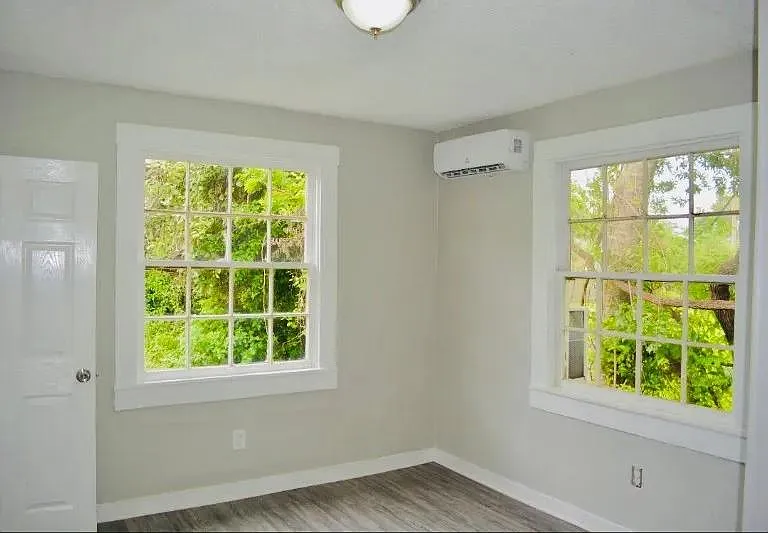 1501 Nashby St — Photo 5