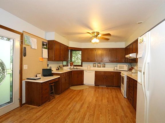 5th image of 606 Green Meadow Dr
