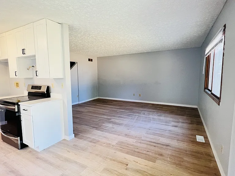 431 S Village Ct #1 — Photo 5