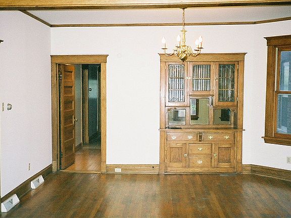 2nd image of 2214 W Ainslie St